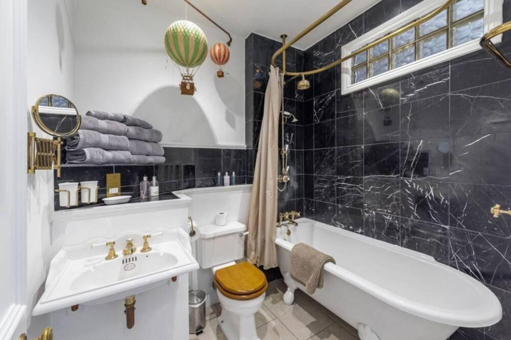 Georgian Apartment Located In The Center Of Bath. Eksteriør billede